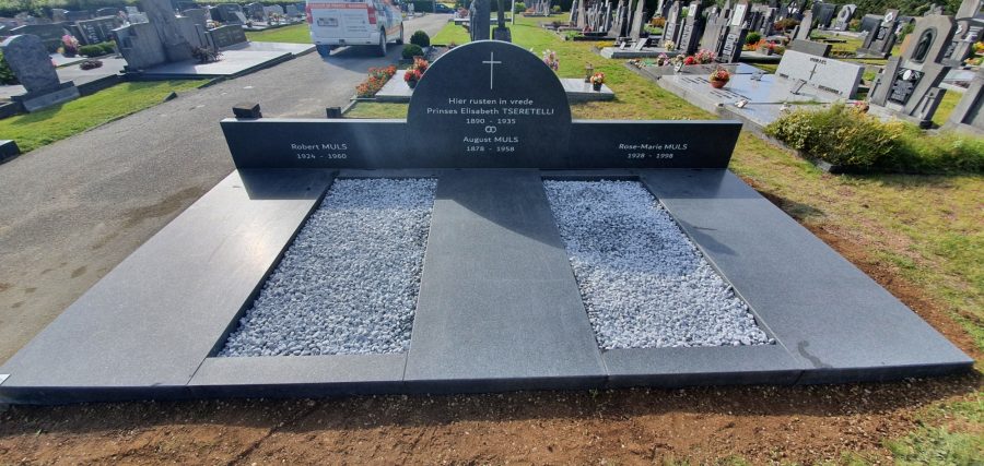 Monument funéraire – Granit Noir