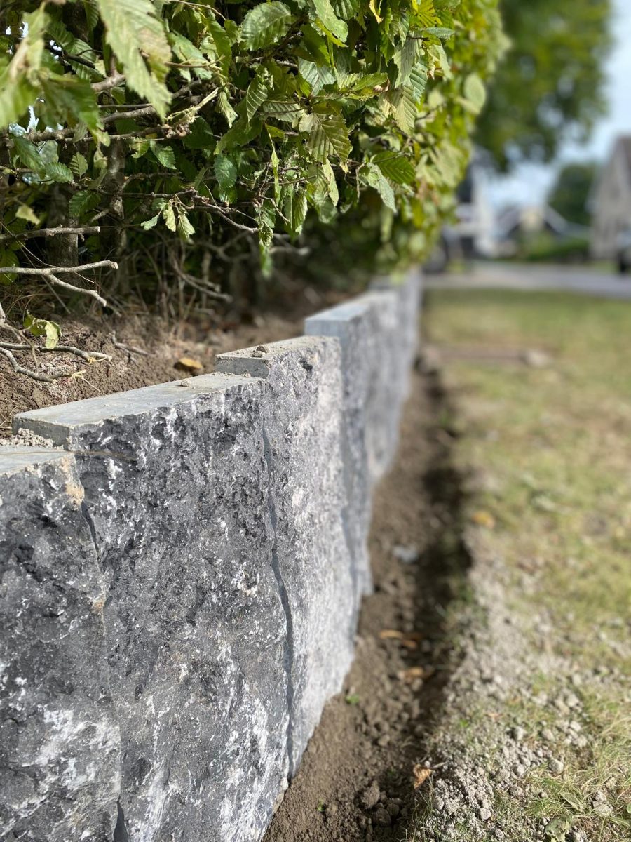 Palissades en croutes de pierre bleue